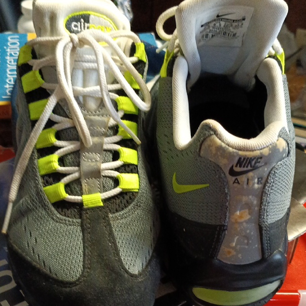 Nike Gray and Green Sneakers with Mesh Upper and Cushioned Midsole